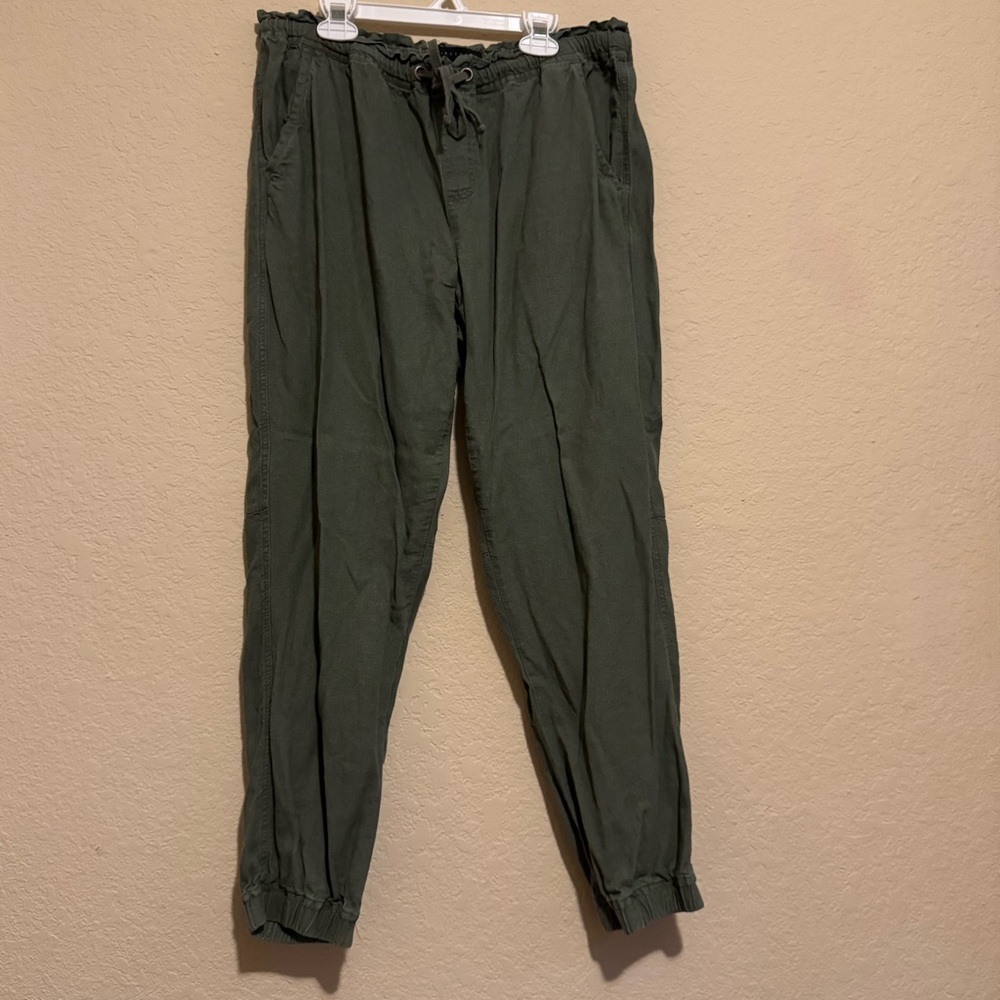 Sanctuary Olive Green Jogger Style Pants